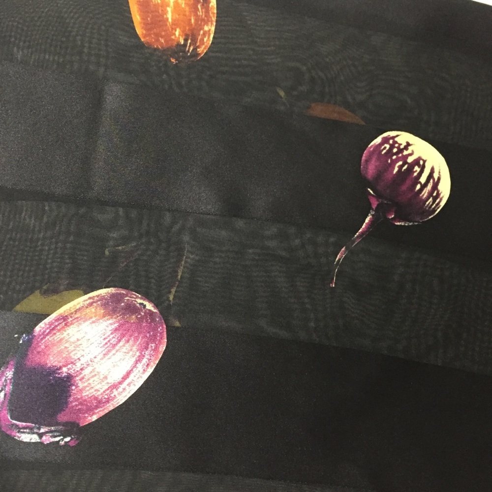 Ellen Tracy Scarf 21 inch Square Black with Gold Edge in Vegetable Print - Picture 7 of 9
